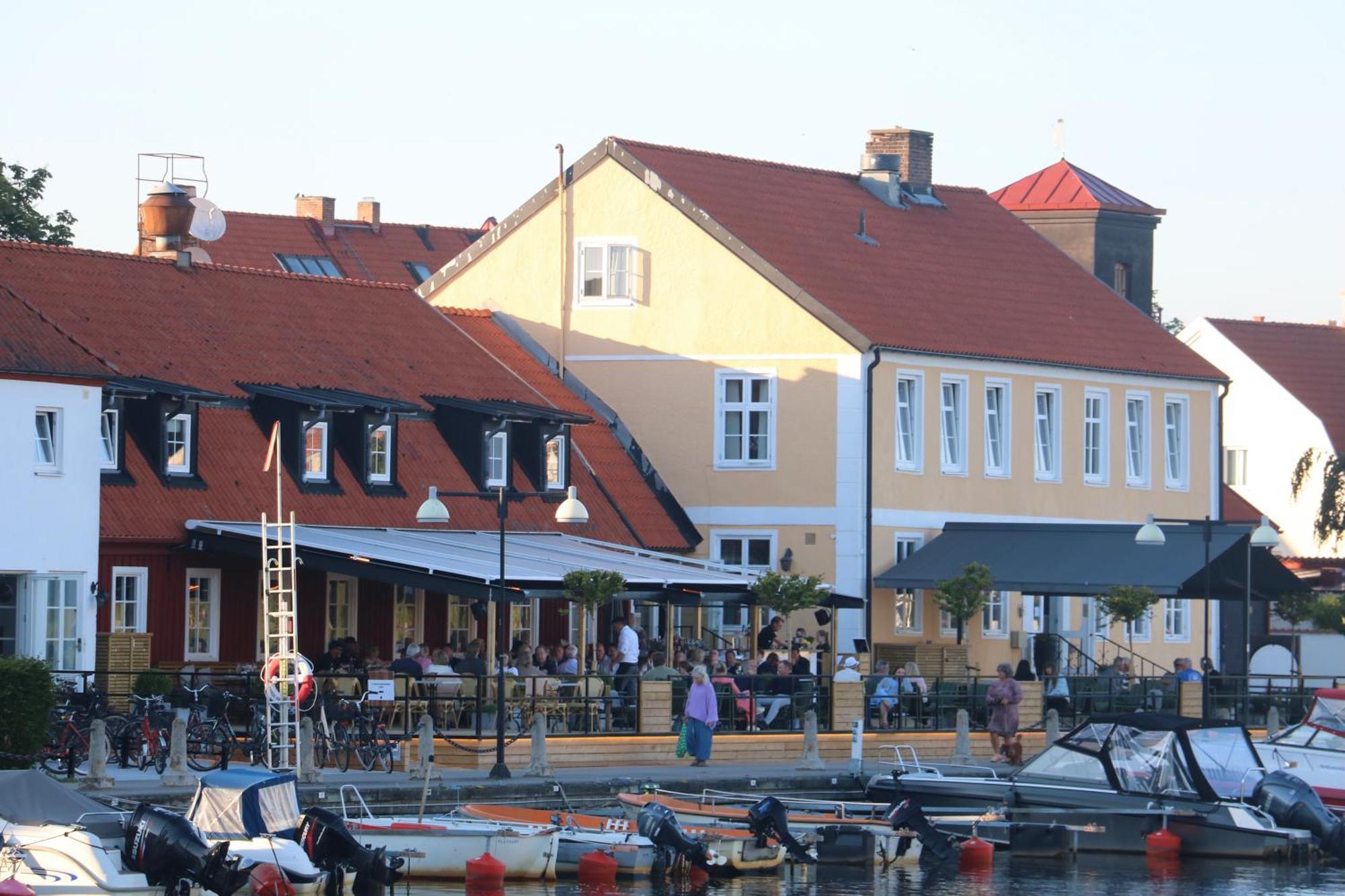 Ahus Gaestgivaregard Kültér fotó