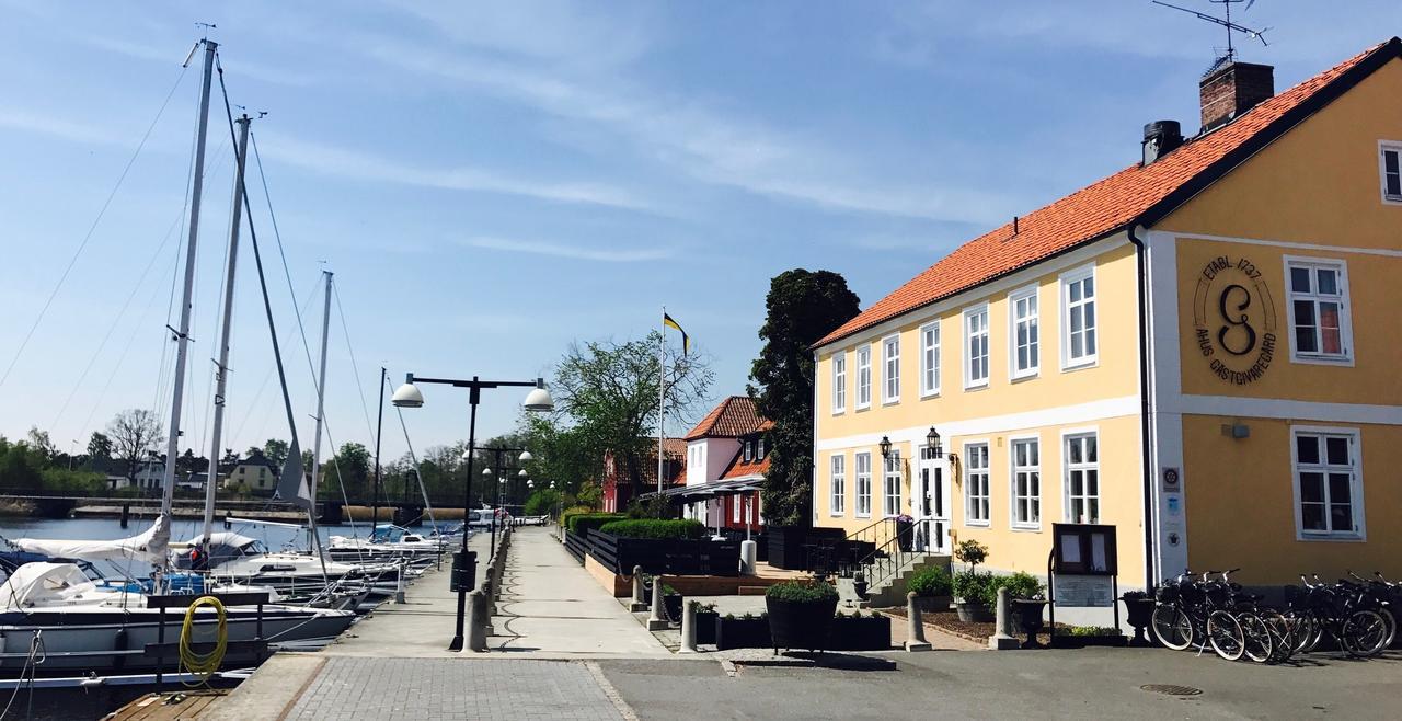 Ahus Gaestgivaregard Kültér fotó